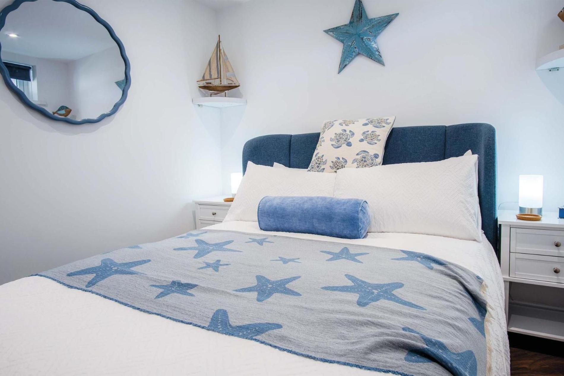 25 Captains Walk - 1 Bedroom - *
