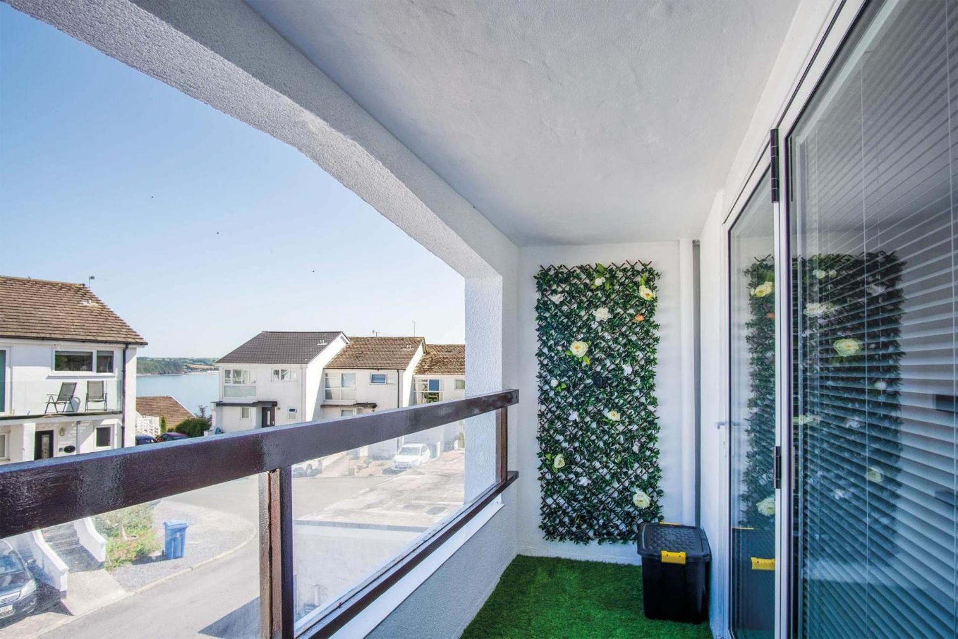 25 Captains Walk - 1 Bedroom - *