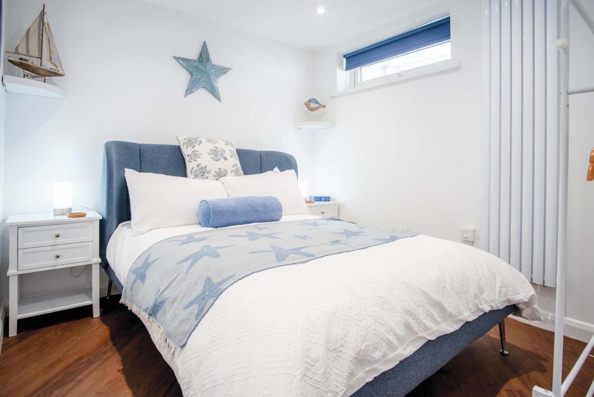 25 Captains Walk - 1 Bedroom - *